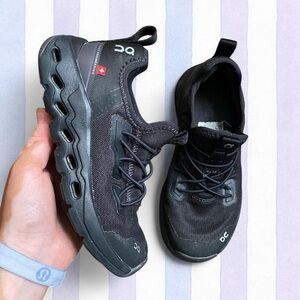 On Running Cloudleap Kids Black Running Shoes size 11